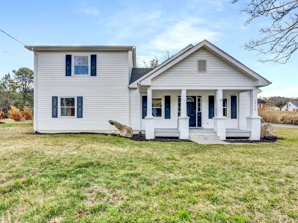 3536 Bradshaw Rd, Salem, VA 24153