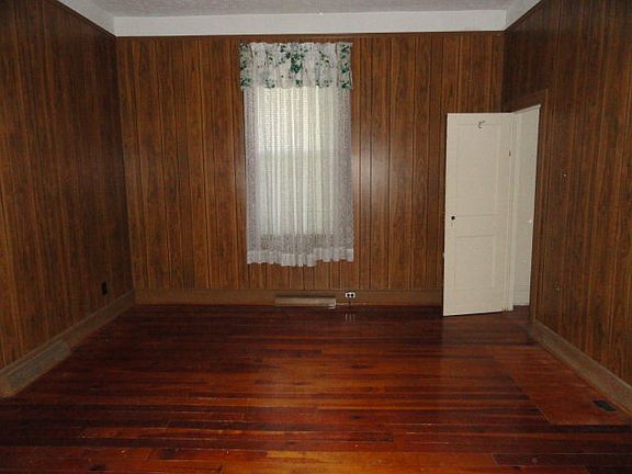 3rd image of 1510 Rivermont Hts