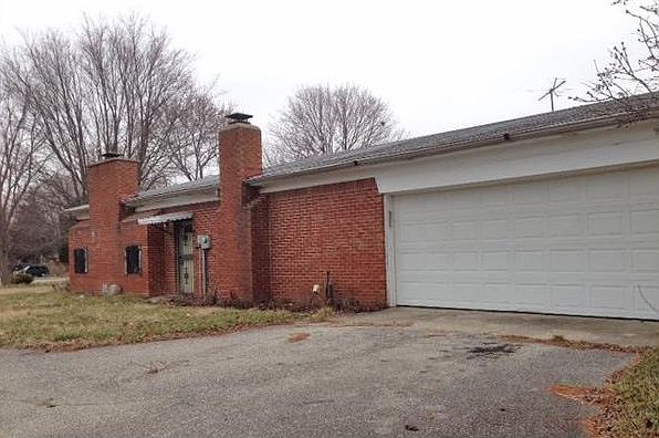 2nd image of 11101 E 46th St