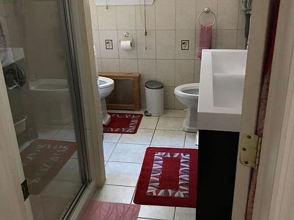 3rd image of 2214 49th St Floor 2