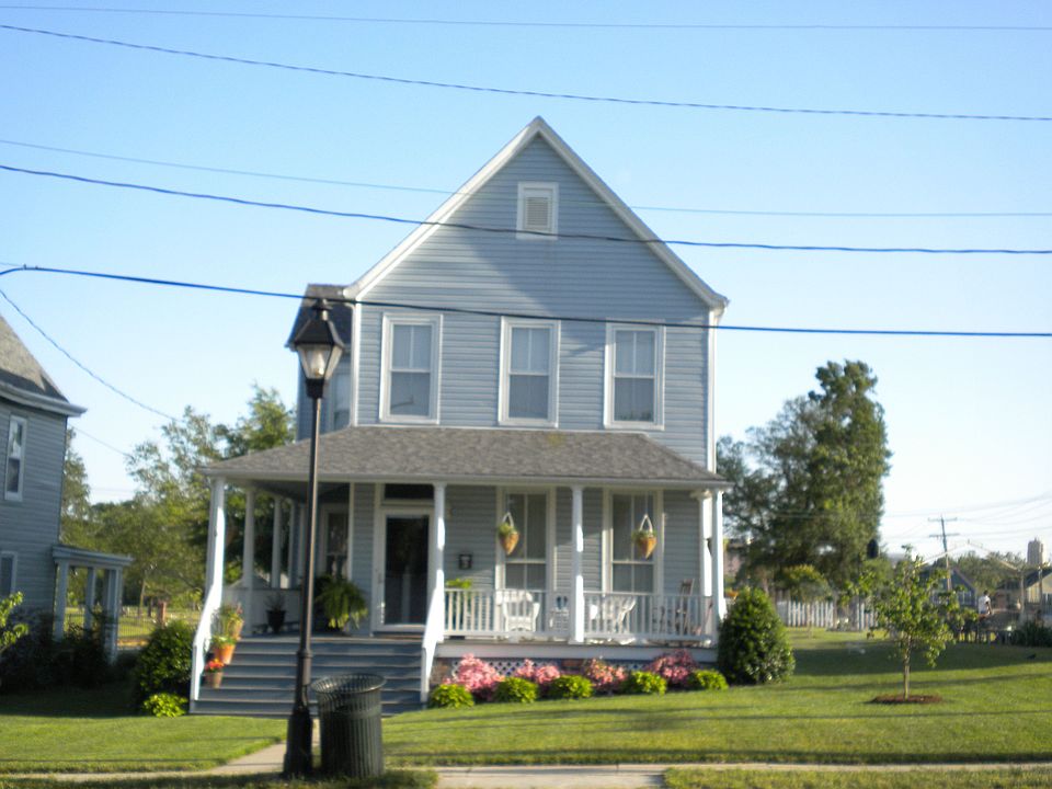 Wrap-around Front Porch