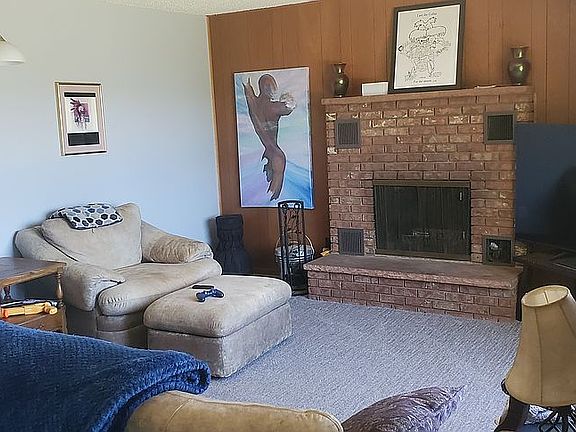 3rd image of 85 E Garnet Ave
