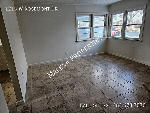 3rd image of 1215 W Rosemont Dr