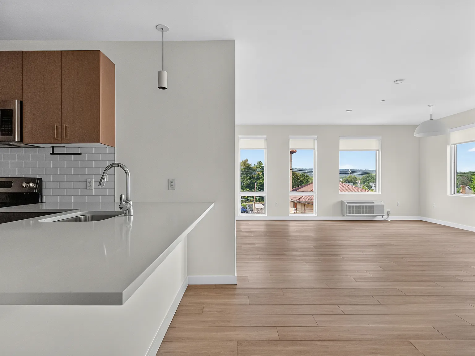 1008 South Ave — Photo 1