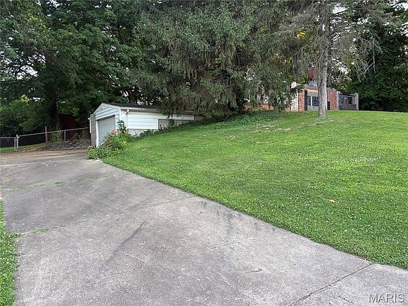 4th image of 1214 Thatcher Ave