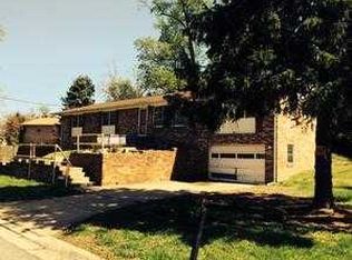 105 Alexandria Dr, Oxon Hill, MD 20745