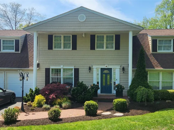 4 Harris Court, Commack, NY 11725