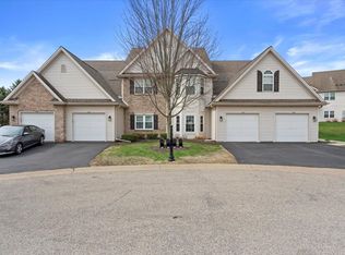 492 Cedar Ct, Slinger, WI 53086