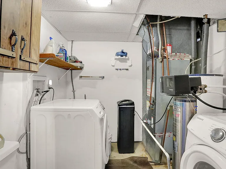 7915 Broadview Dr — Photo 29