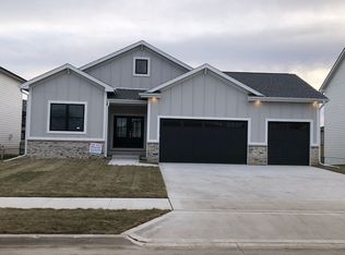 17662 Madison Dr, Clive, IA 50325