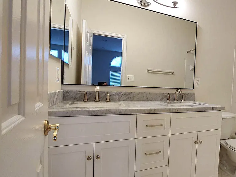 2nd bath room