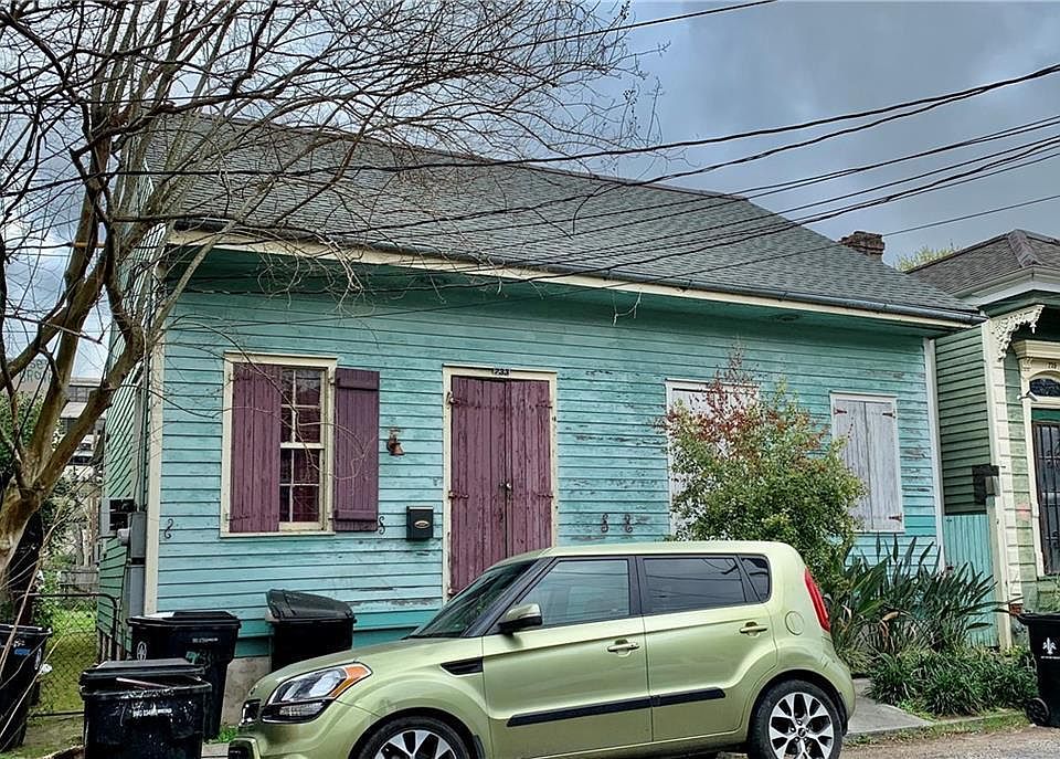 1st image of 731 Lesseps St