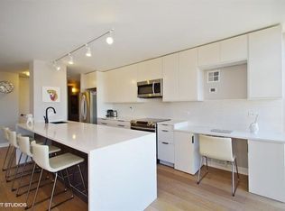 345 W Fullerton Pkwy APT 401, Chicago, IL 60614