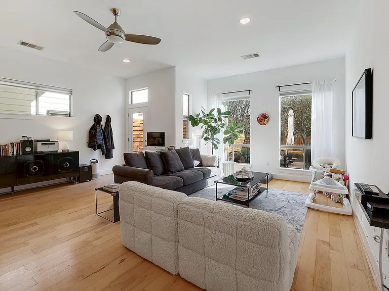 2209 Thornton Rd #A — Photo 4