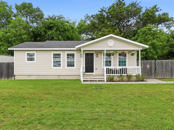 258 Spring Valley Cir, Azle, TX 76020
