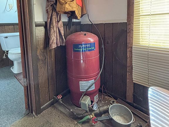 20th image of 1162 Cowley Hill Rd