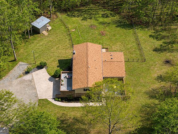 2nd image of 180 Lockwood Rd