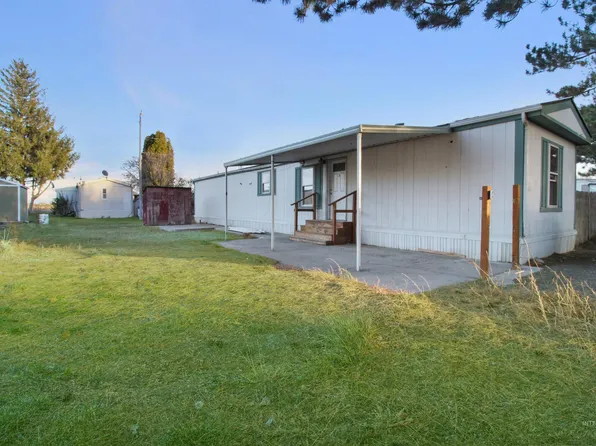 377 E 200th Rd S #36, Burley, ID 83318