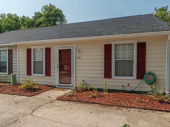 2nd image of 100 Londonberry Cir
