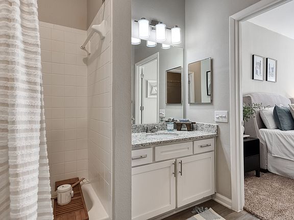 3rd image of 5655 Utsa Blvd #136
