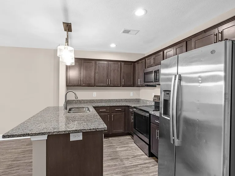 1000 Henry Place Blvd #901 — Photo 5