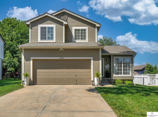 15206 Wirt St, Omaha, NE 68116