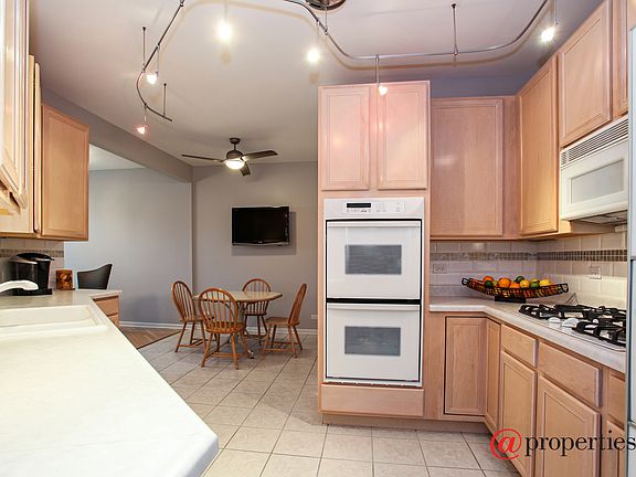 Kitchen / Breakfast Room