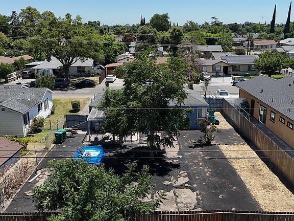 4th image of 2309 Hackberry St