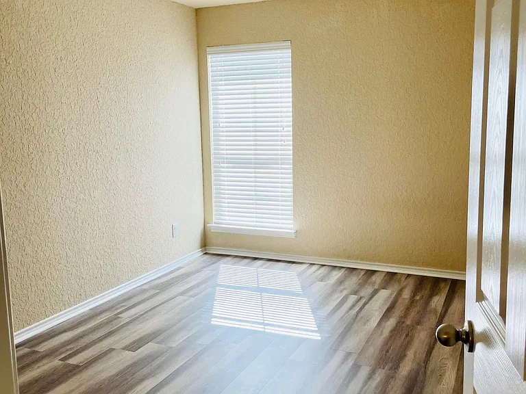 10203 Mill Path — Photo 11