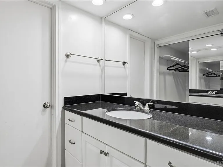 2900 Ashley Dr #101 — Photo 13