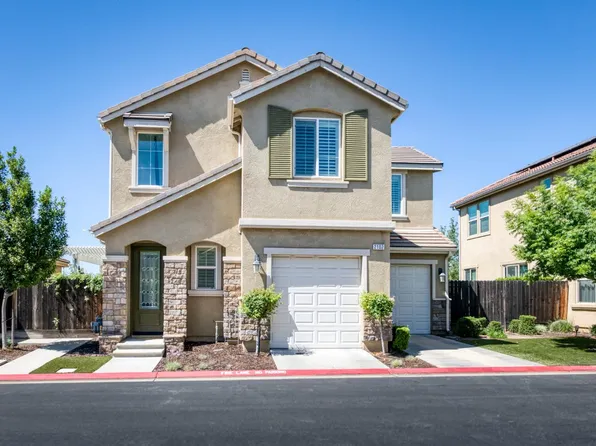 2102 E Makenna Dr, Fresno, CA 93730