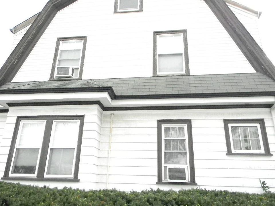 2nd image of 160 Forest St