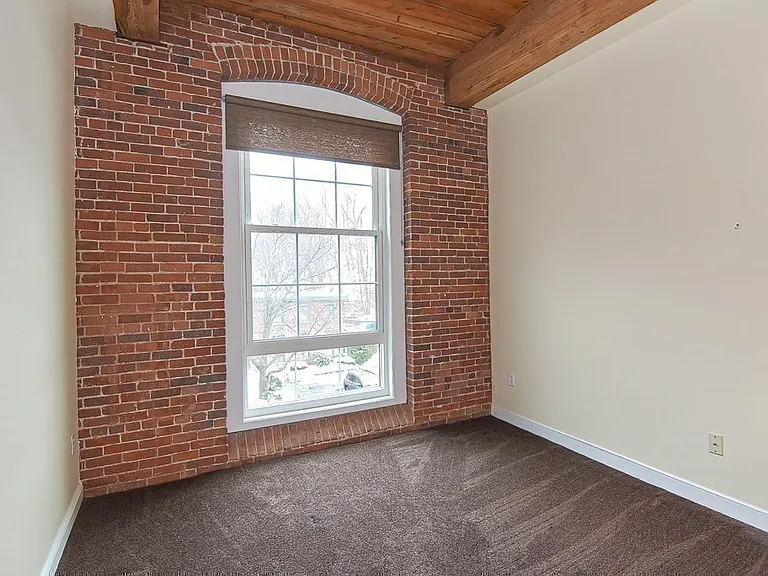 14 Sanford St #29 — Photo 23