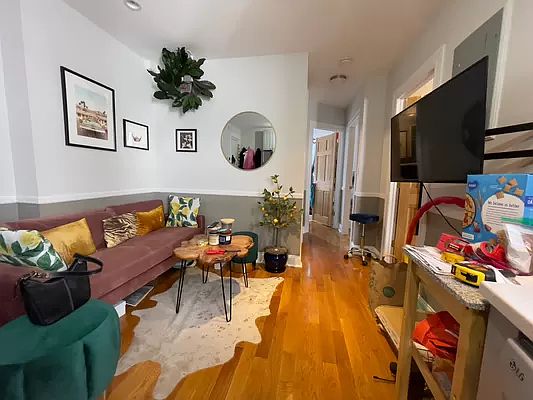 1st image of 128 Thompson St #22