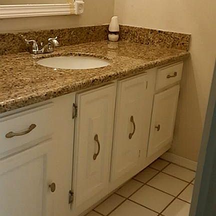 5th image of 15715 Amapola Dr