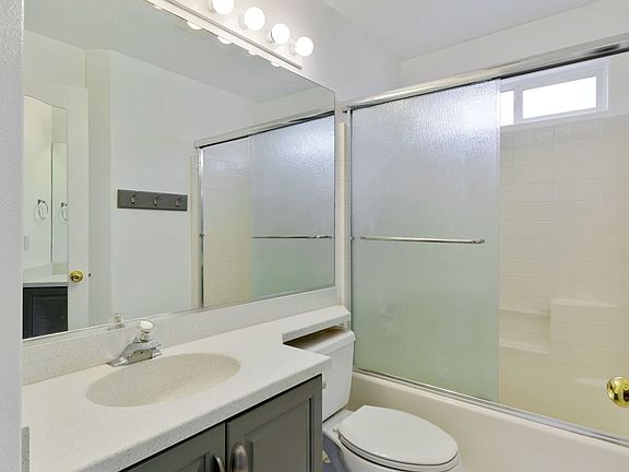 2nd image of 505 S Chula Vista Dr