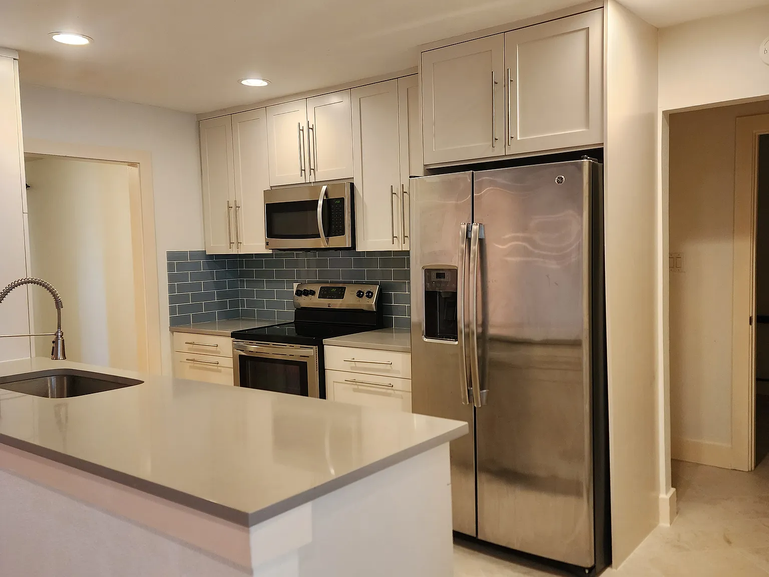 3 bed, 1880 sqft, $3,250 — Photo 2