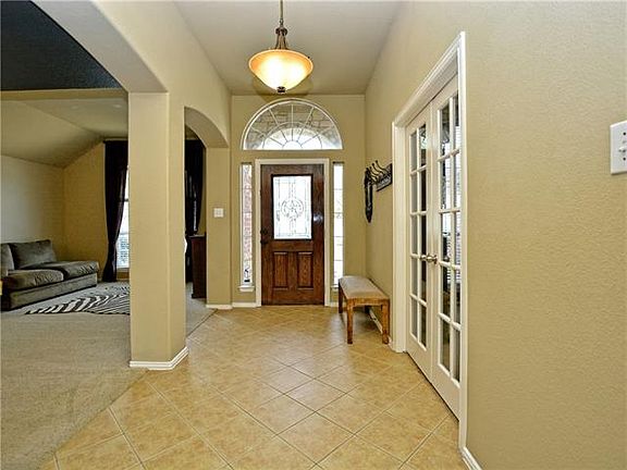 3rd image of 207 S Lynnwood Trl