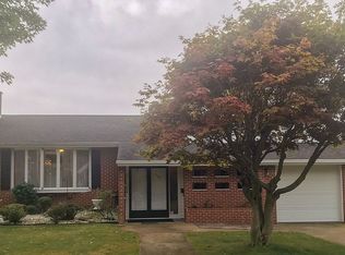 325 Albina Dr, Bellevue, OH 44811