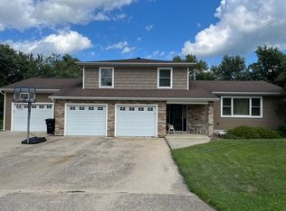 8386 N Cardinal Ln, Altamont, IL 62411