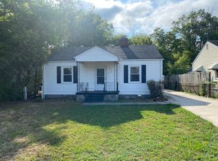 1402 Sunnyfield Ln, Chattanooga, TN 37412