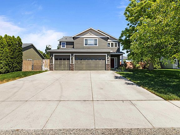 2nd image of 4907 Malaga Dr