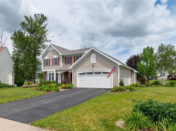 237 Pickering St, Canandaigua, NY 14424