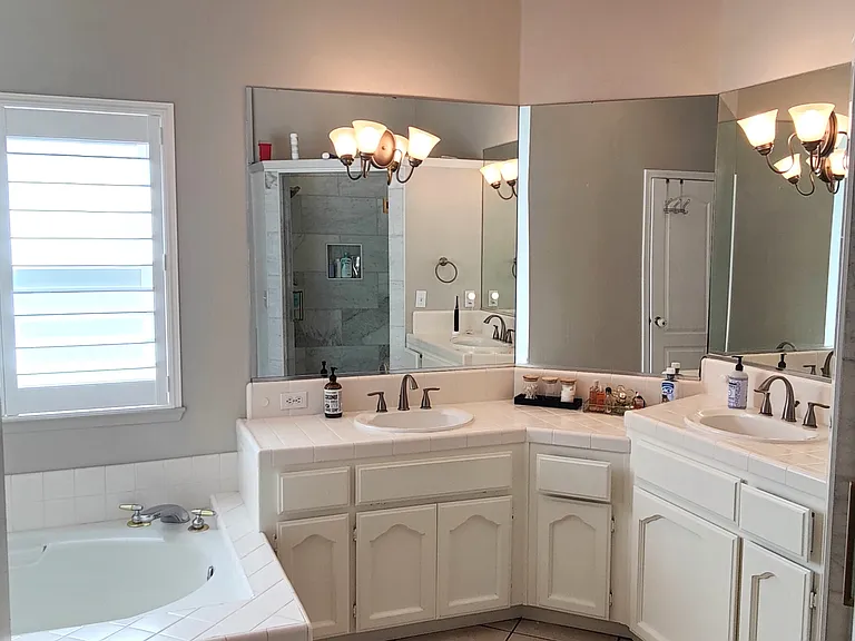 2076 Mesa Ave — Photo 9