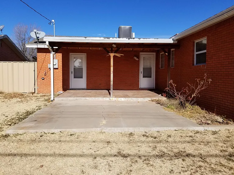 913 W Yucca Ave — Photo 16