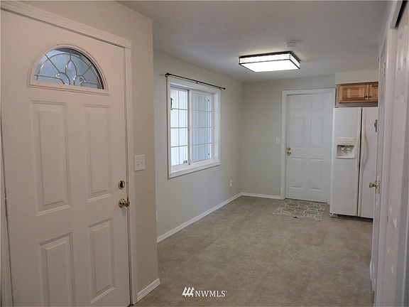 5th image of 361 E Pickering Dr