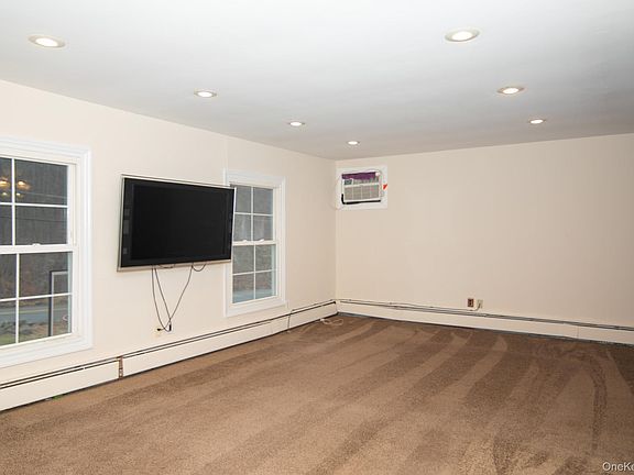 3rd image of 172 Farmingdale Road