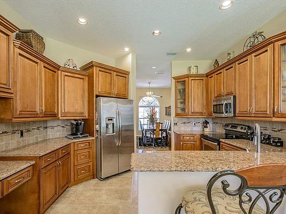 3rd image of 11904 Timberhill Dr