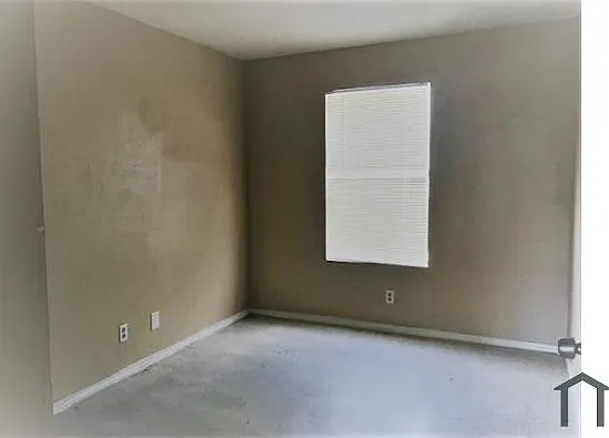 2 bed, 700 sqft, $900 — Photo 3