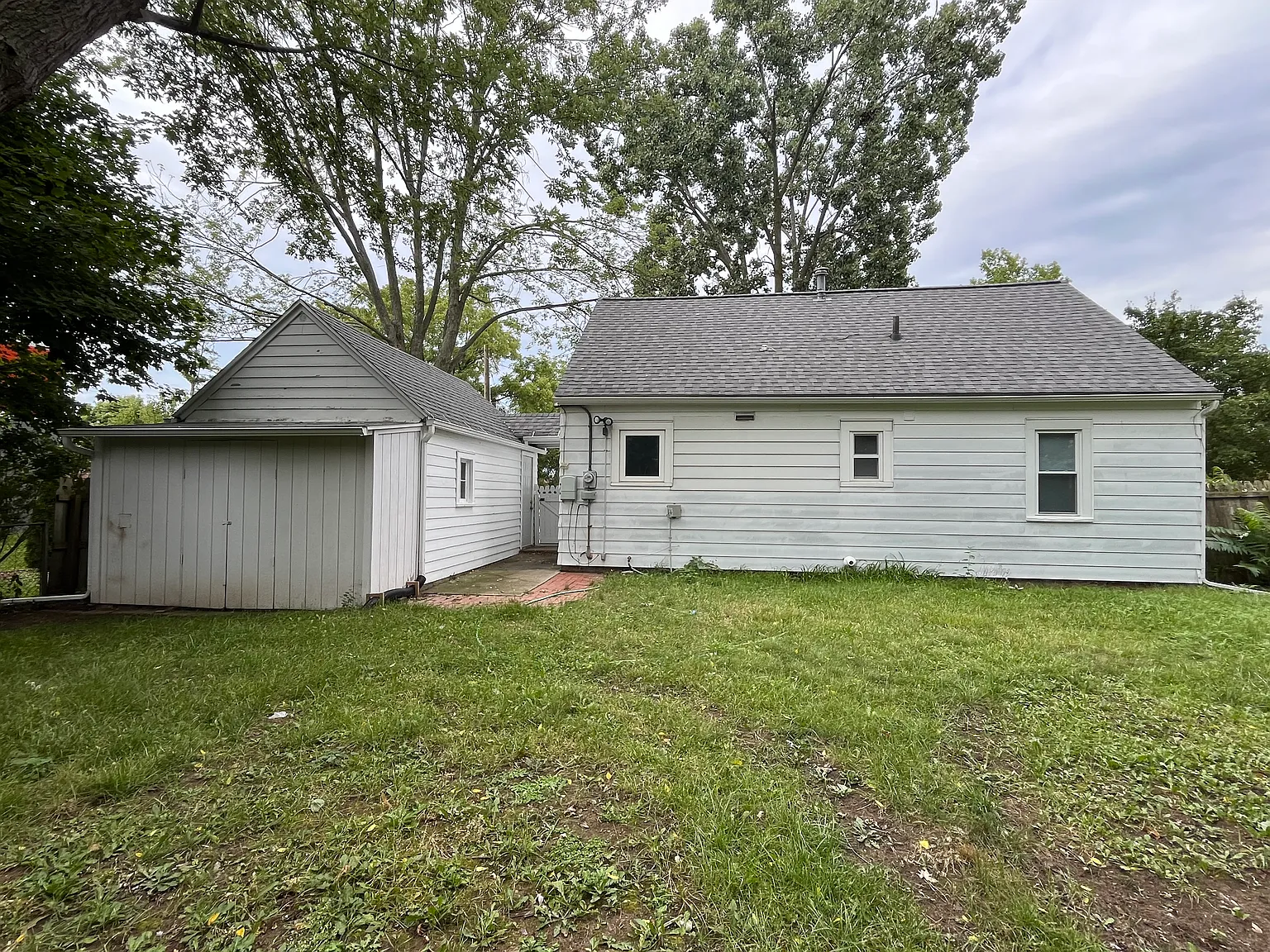 3 bed, 1168 sqft, $2,200 — Photo 2